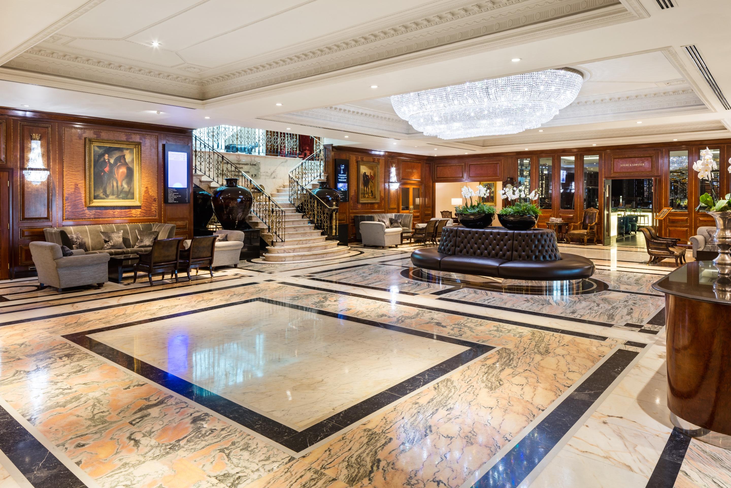 Radisson Blu Hotel, London Heathrow Hillingdon Exterior foto