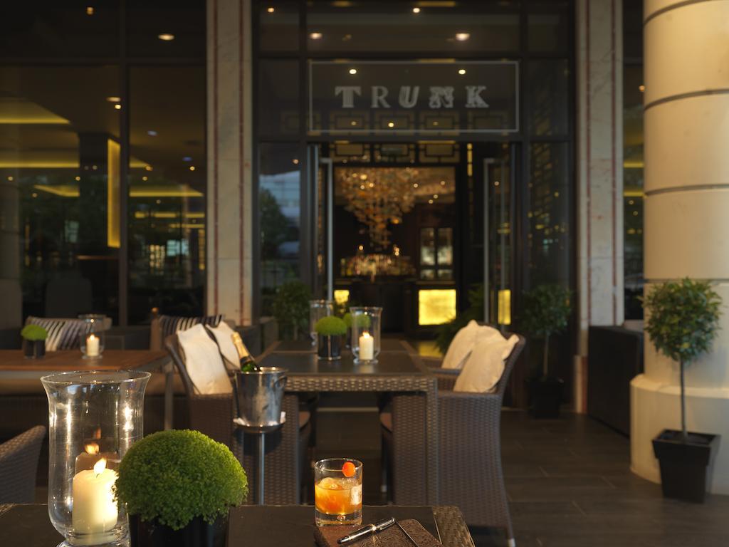 Radisson Blu Hotel, London Heathrow Hillingdon Exterior foto